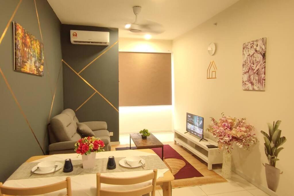 Hza1506-klia Slf Checkin-wifi-netflix-pool-parking-klia, 7100 Kampong Melot