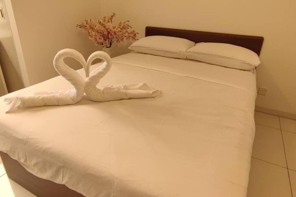 Hza1506-klia Slf Checkin-wifi-netflix-pool-parking-klia, 7100 Apartment Kampong Melot