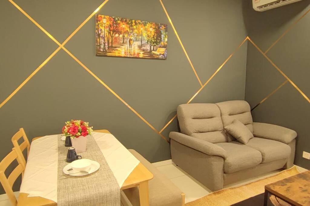 Apartment Hza1506-klia Slf Checkin-wifi-netflix-pool-parking-klia, 7100 Kampong Melot