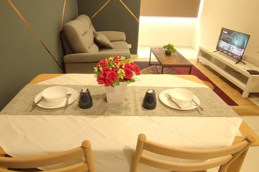 Apartment Hza1506-klia Slf Checkin-wifi-netflix-pool-parking-klia, 7100 *